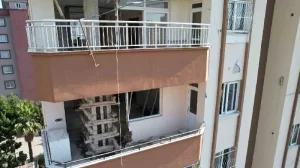Orta Hasarlı Bina